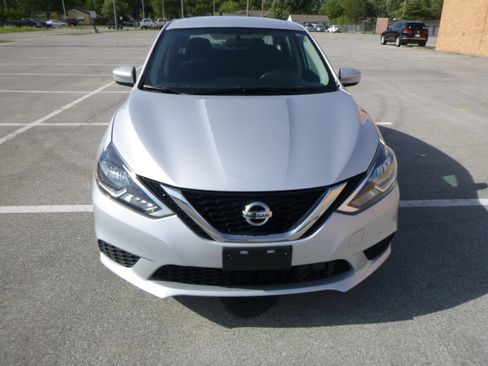 Used 2019 Nissan Sentra SV image 3
