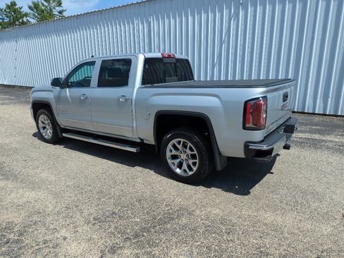 Used 2017 GMC Sierra 1500 SLT image 3