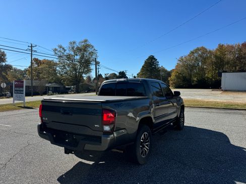 Used 2020 Toyota Tacoma SR image 15