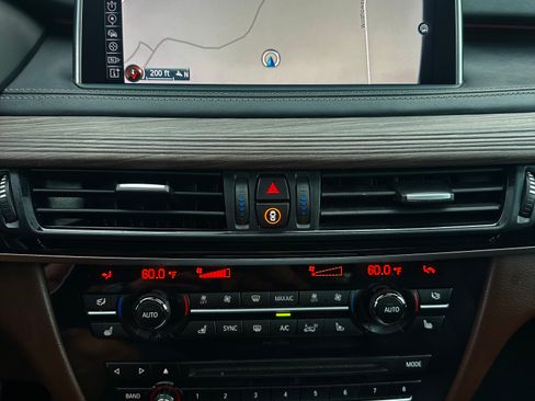 Used 2016 BMW X5 xDrive50i AWD/4WD image 38