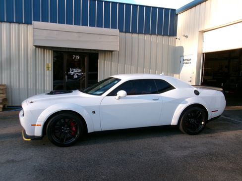 Used 2022 Dodge Challenger R/T Scat Pack image 1