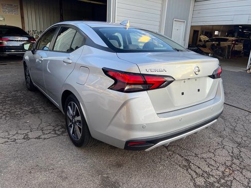 Used 2020 Nissan Versa SV image 5