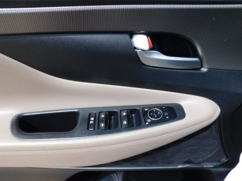 Used 2020 Hyundai Santa Fe SEL image 12