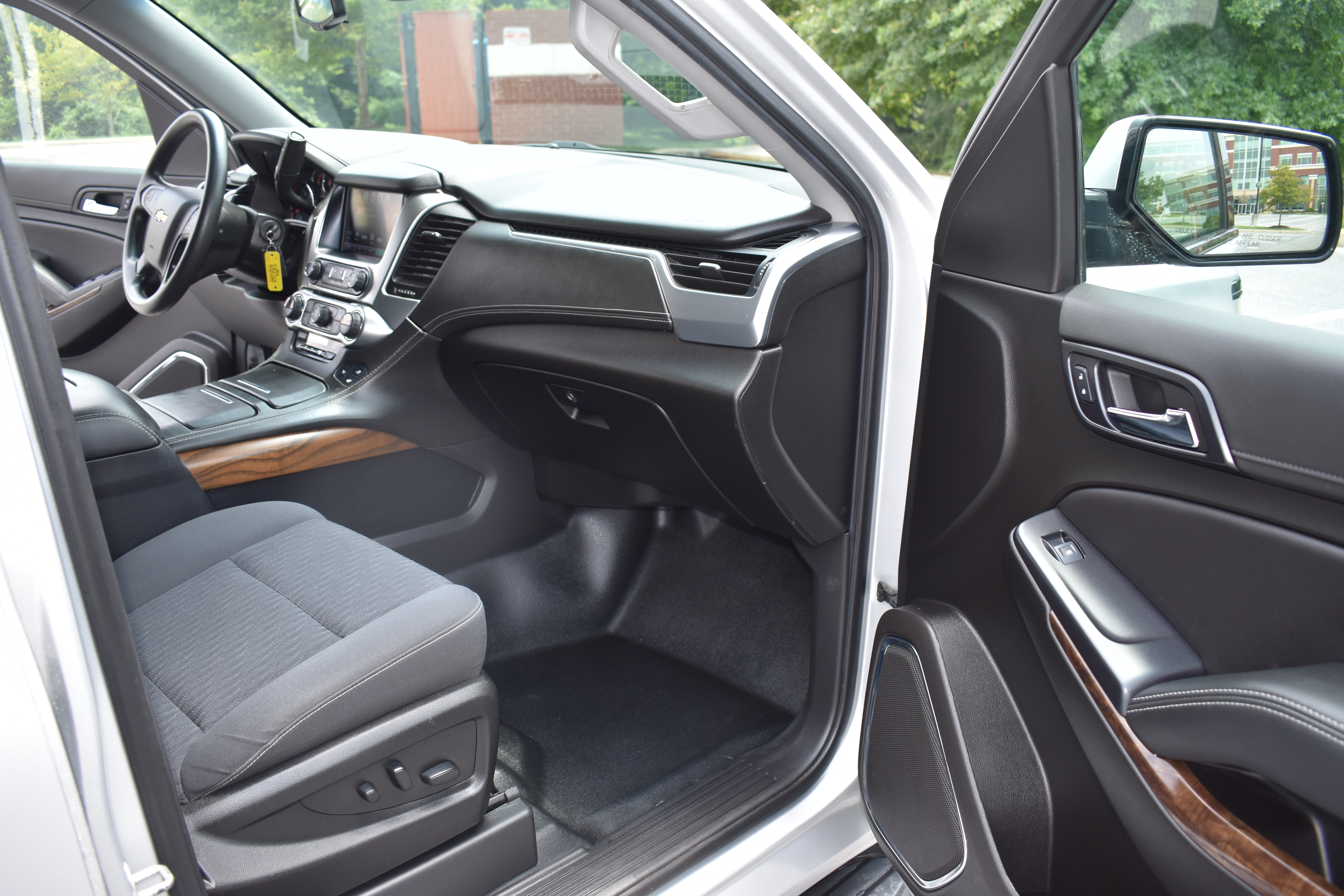 Used 2019 Chevrolet Tahoe 4WD image 25