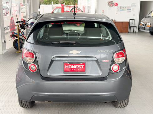 Used 2012 Chevrolet Sonic LT image 5