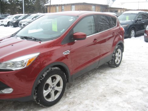 Used 2015 Ford Escape SE image 1