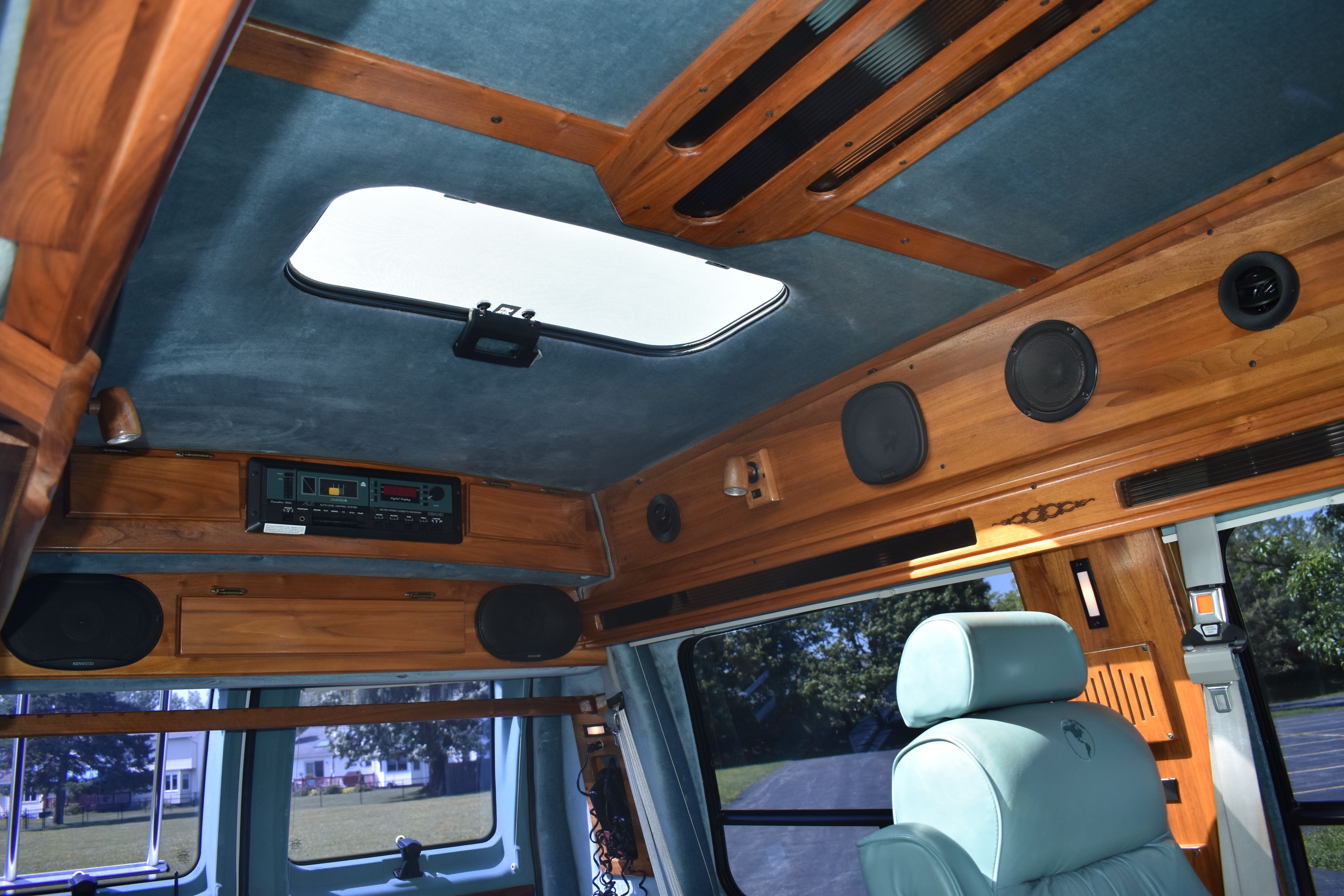 Used 1994 Ford E-150 and Econoline 150 Custom RWD image 32