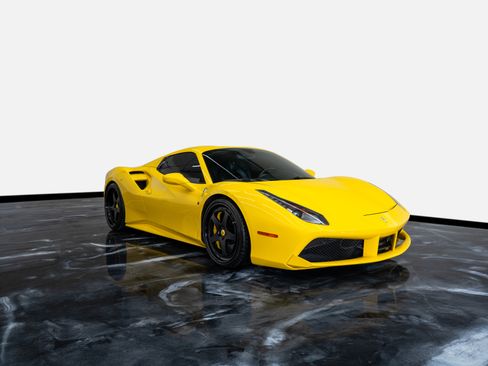 Used 2017 Ferrari 488 Spider image 5