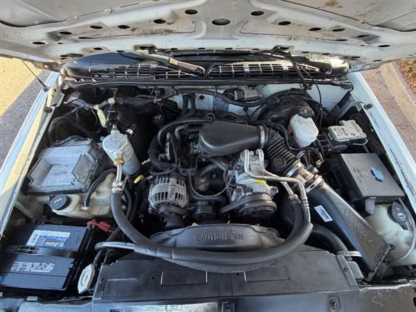 Used 2003 GMC Sonoma SL RWD image 9