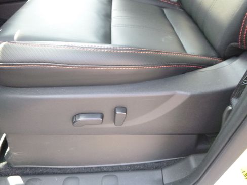 Used 2024 Nissan Frontier 4x4 Crew Cab image 22