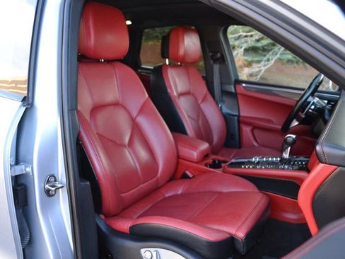 Used 2017 Porsche Macan image 31