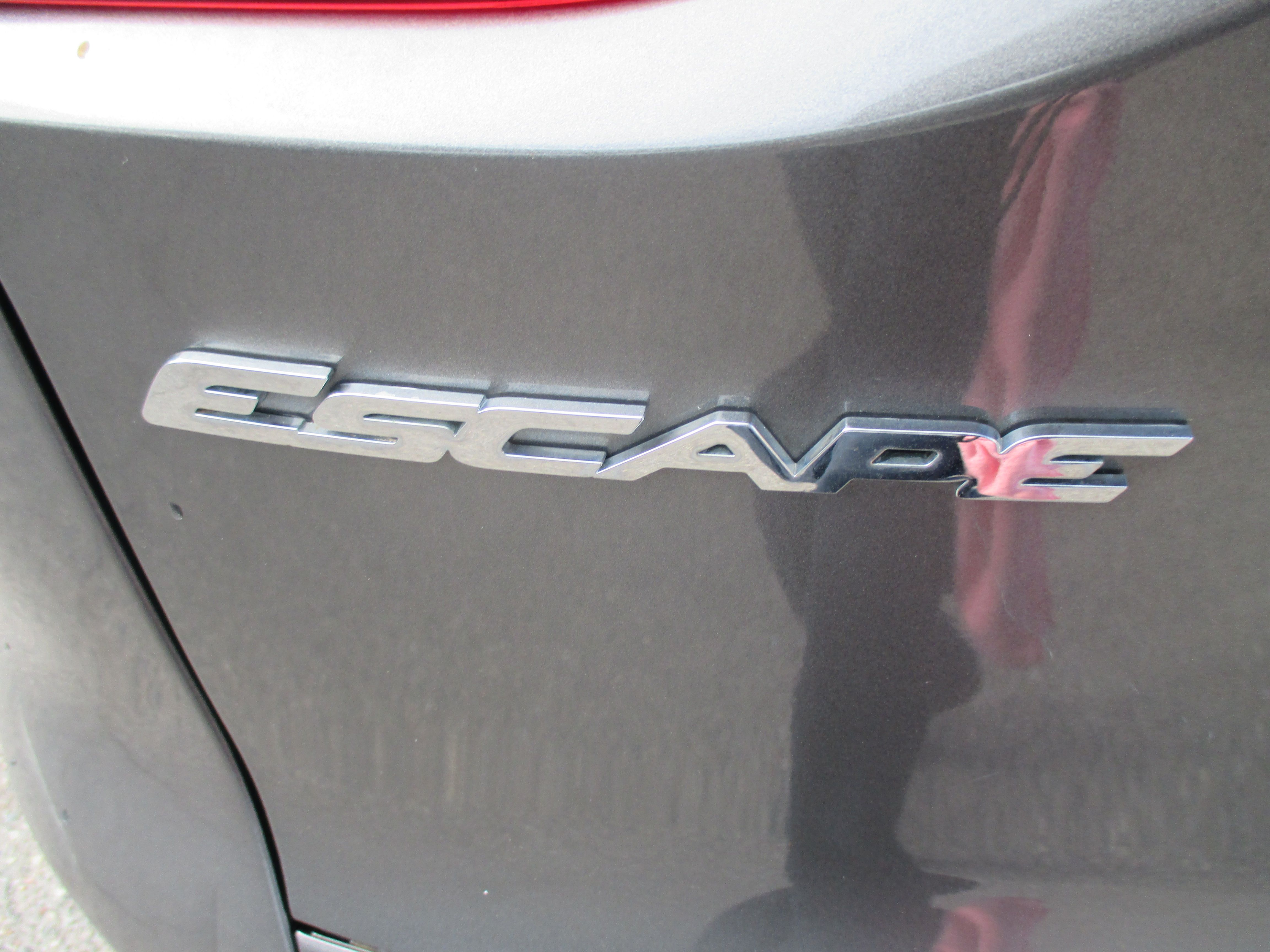Used 2013 Ford Escape SE Sport Utility 4D FWD image 8