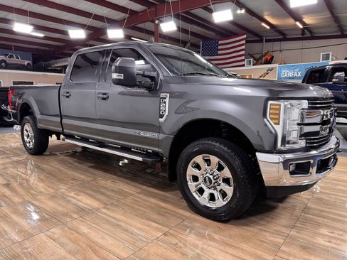 Used 2019 Ford F250 Lariat w/ Lariat Ultimate Package image 3