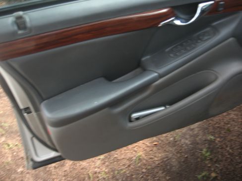 Used 2004 Cadillac De Ville UNAVAIL FWD image 8