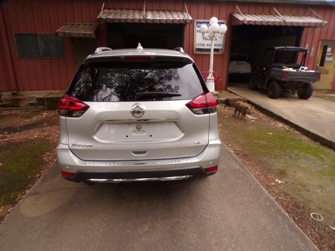 Used 2019 Nissan Rogue FWD image 6
