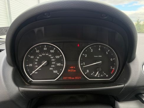 Used 2009 BMW 128i image 32