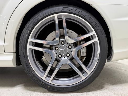 Used 2009 Mercedes-Benz S 65 AMG Sedan image 16