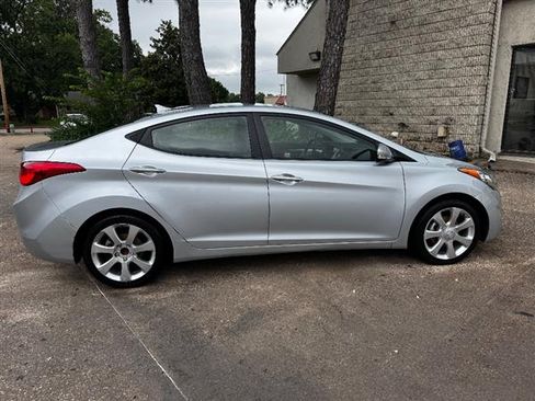 Used 2012 Hyundai Elantra Sedan FWD image 5