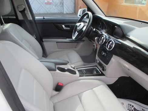 Used 2014 Mercedes-Benz GLK 350 4MATIC w/ Sport Package image 3