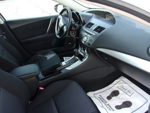 Used 2011 MAZDA MAZDA3 i Touring Sedan FWD image 4