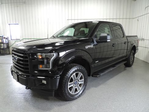 Used 2017 Ford F150 4x4 SuperCrew FX4 image 2