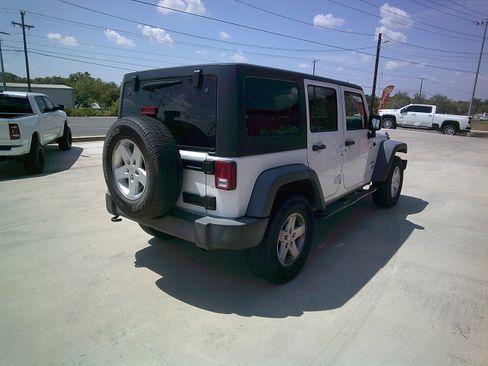 Used 2016 Jeep Wrangler 4WD Unlimited Sport image 3