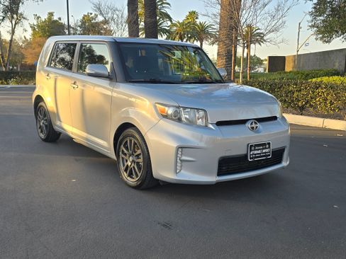 Used 2013 Scion xB Release Series 10.0 image 2