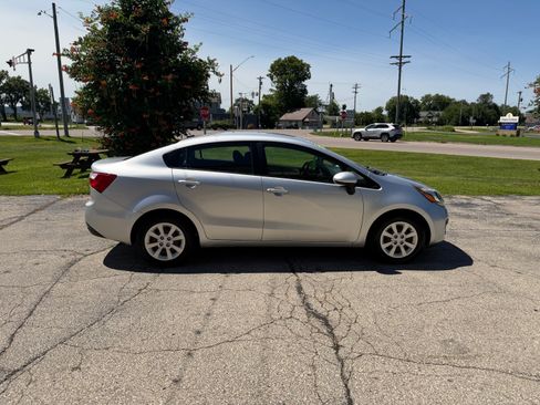 Used 2015 Kia Rio LX Sedan FWD image 2