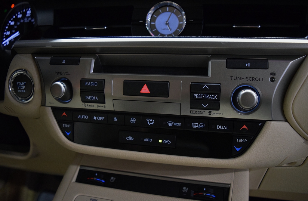 Used 2015 Lexus ES 350 Premium FWD image 30