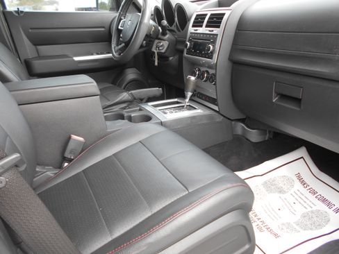 Used 2008 Dodge Nitro R/T image 11
