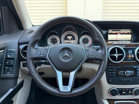 Used 2015 Mercedes-Benz GLK 350 image 20