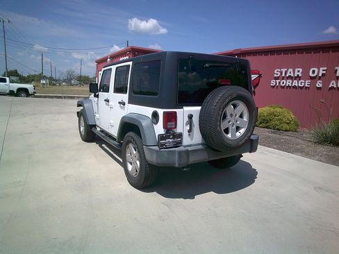 Used 2016 Jeep Wrangler 4WD Unlimited Sport image 2