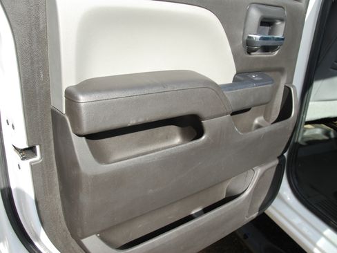 Used 2017 Chevrolet Silverado 2500 image 17