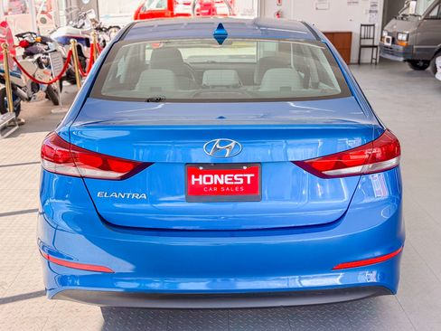 Used 2017 Hyundai Elantra SE image 5