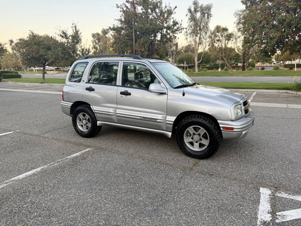 Used 2004 Chevrolet Tracker 4WD LT image 8