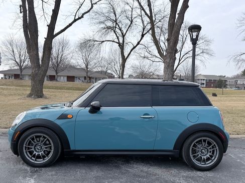 Used 2010 MINI Cooper image 3