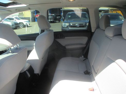 Used 2018 Subaru Forester 2.5i Premium AWD/4WD image 9