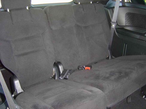 Used 2014 Dodge Grand Caravan SE image 11