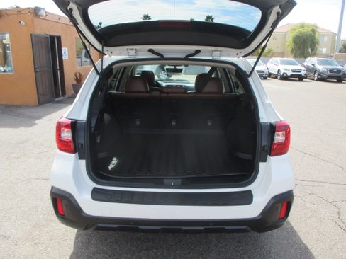 Used 2018 Subaru Outback 3.6R Touring image 15