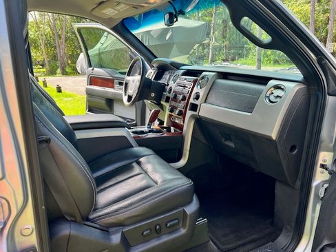 Used 2010 Ford F150 Lariat image 13