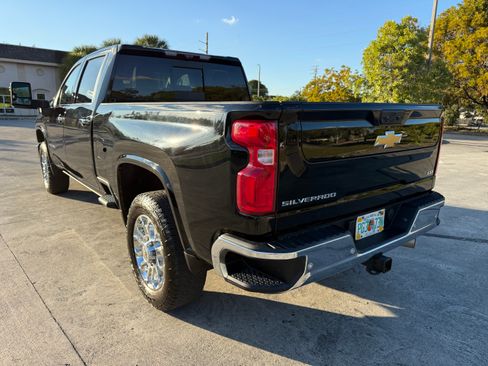 Used 2024 Chevrolet Silverado 2500 LTZ image 13