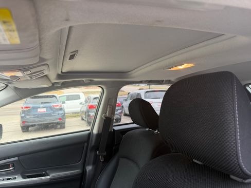 Used 2015 Subaru XV Crosstrek 2.0i Premium image 12