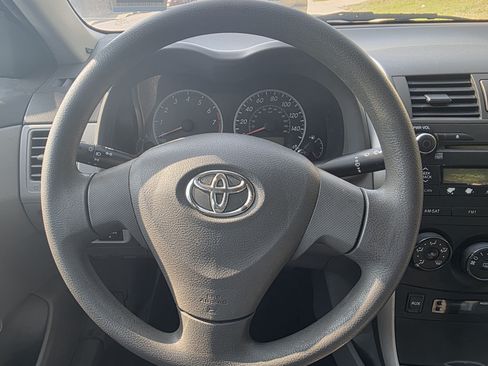 Used 2010 Toyota Corolla image 15