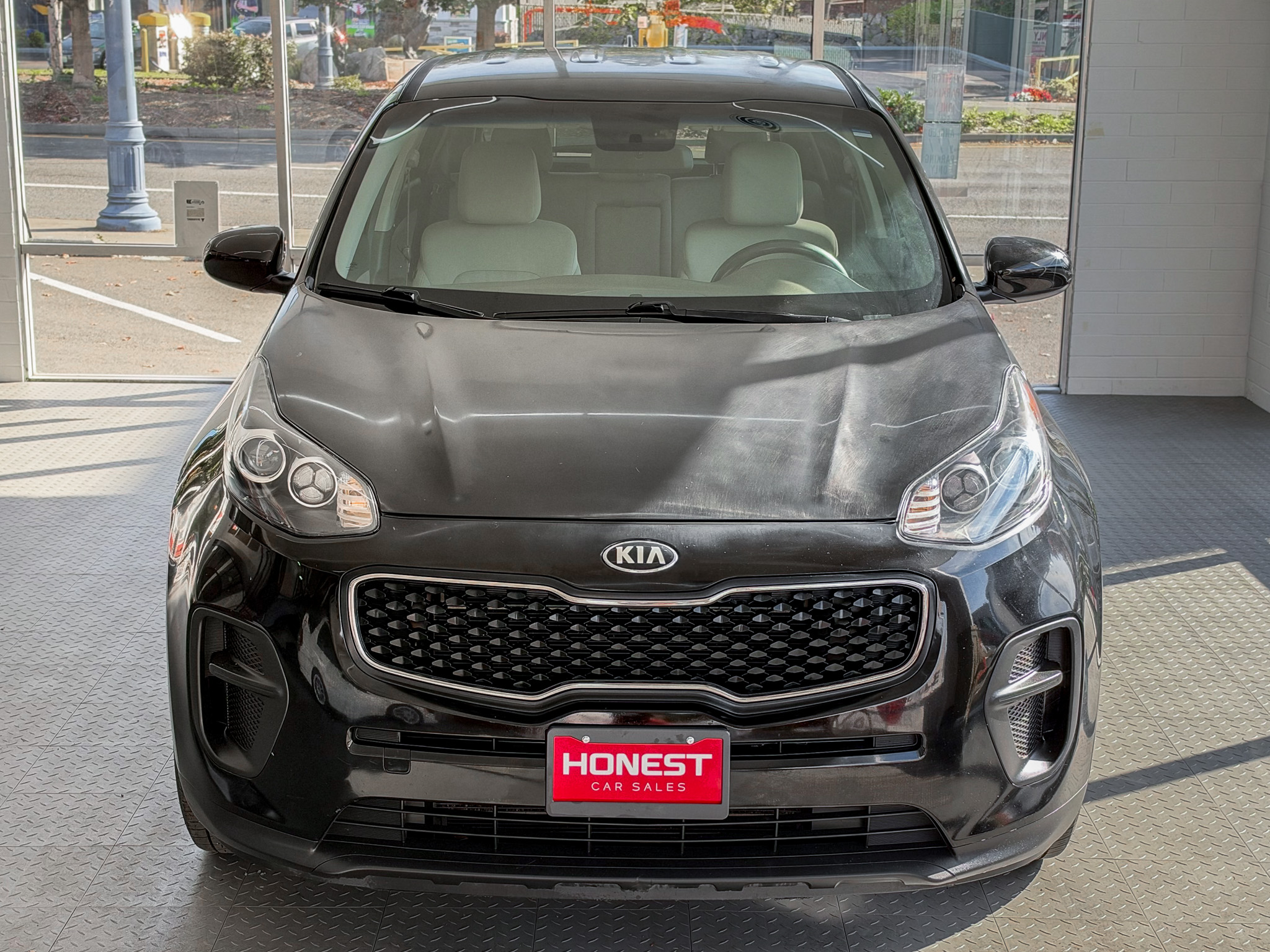 Used 2017 Kia Sportage FWD LX image 2