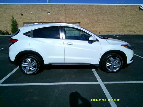 Used 2019 Honda HR-V EX image 3