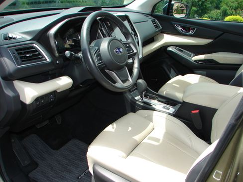 Used 2023 Subaru Ascent Limited 7-Passenger AWD/4WD image 5