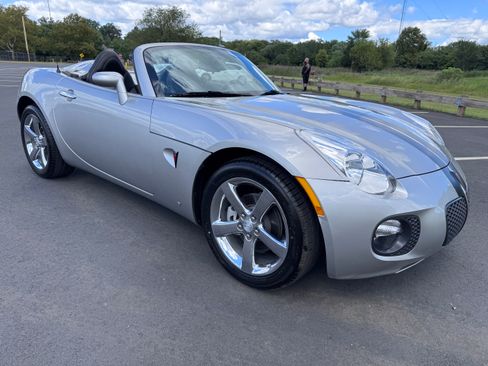 Used 2008 Pontiac Solstice GXP image 31