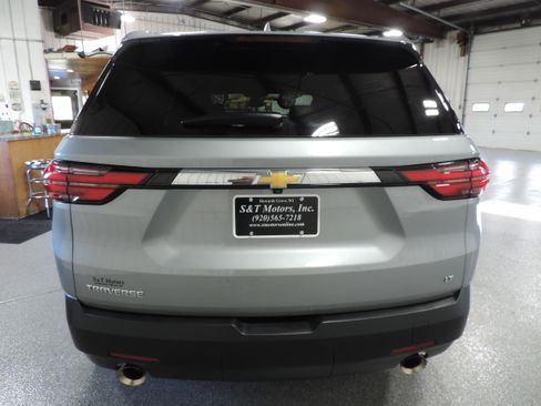 Used 2023 Chevrolet Traverse LT image 11
