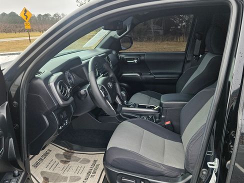 Used 2021 Toyota Tacoma image 9