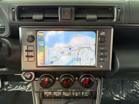 Used 2022 Toyota GR86 Premium image 11